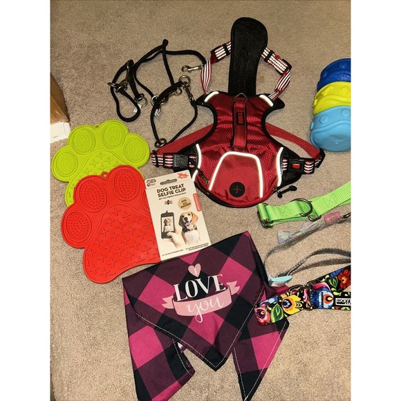Lot Of 15 Dog Items - Harness, Collars, Treat Mats, Bandana, Puzzle, Toy More - Picture 2 of 13
